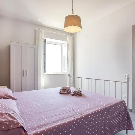 Apartment Gorgeous In Ogliastro Marina Montecorice