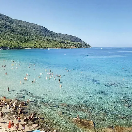 Apartment Gorgeous In Ogliastro Marina *